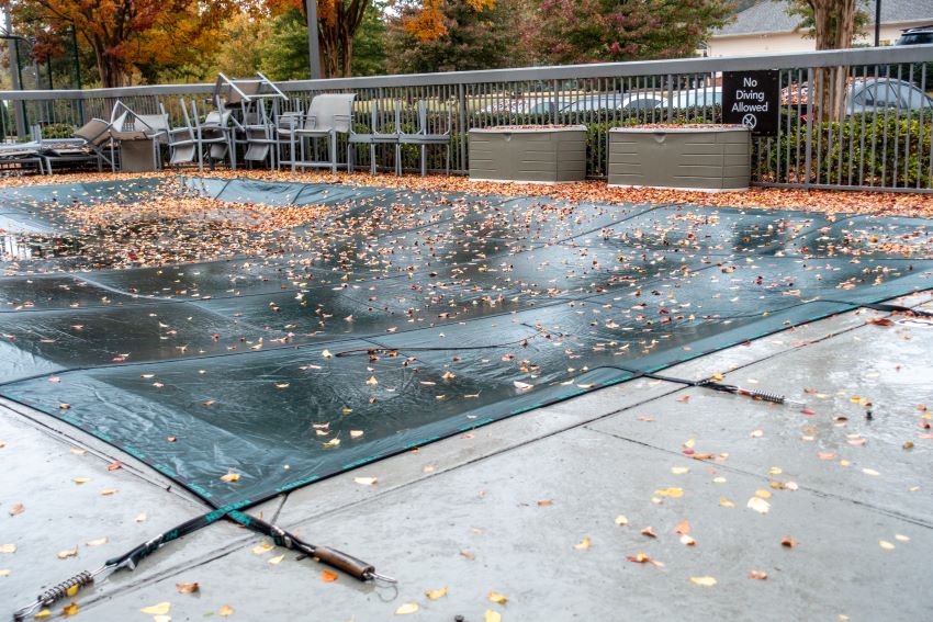 winterizing-swimming-pools-leak-detection